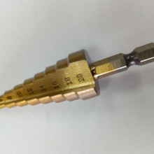 Ступенчатое сверло (4-20 мм; шаг 2 мм)